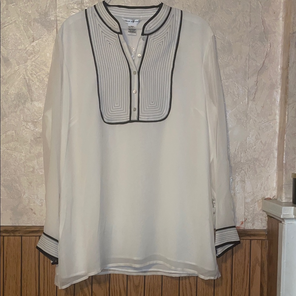 Elegant, black and white silk, Richard Malcolm blouse (XL)(nwt)